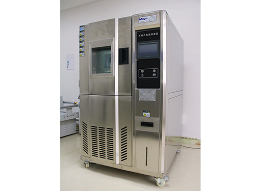 Programmierbarer Tester für konstante Temperatur und Luftfeuchtigkeit